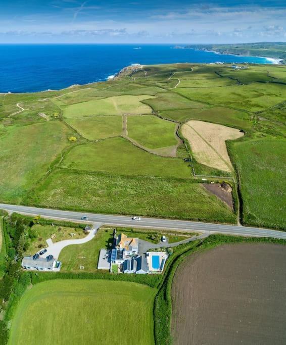Ferienwohnung The Old Dairy, Land'S End, Sennen Exterior foto